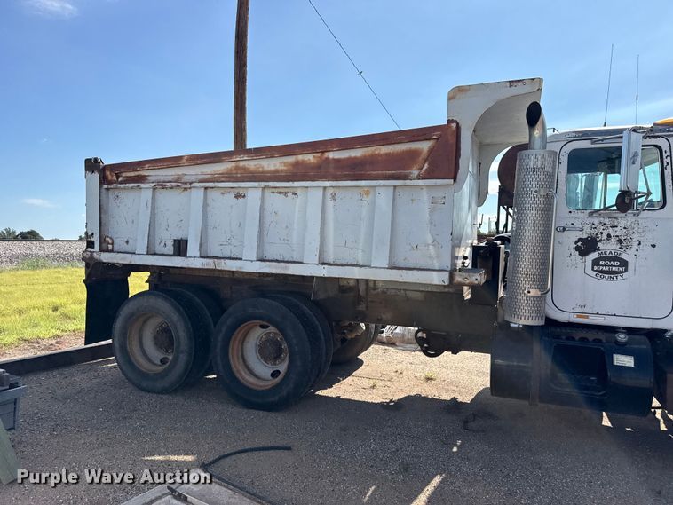image for item EW4036 1991 Mack RD690S dump truck