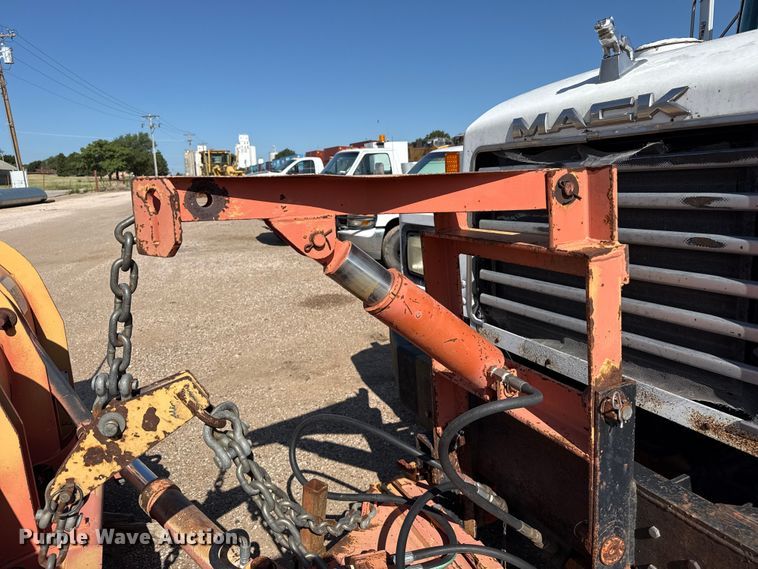 image for item EW4036 1991 Mack RD690S dump truck