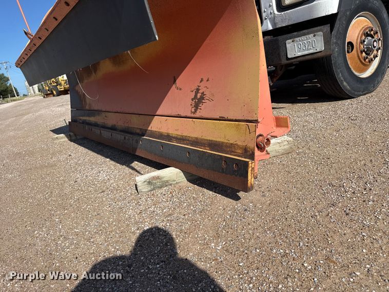 image for item EW4036 1991 Mack RD690S dump truck