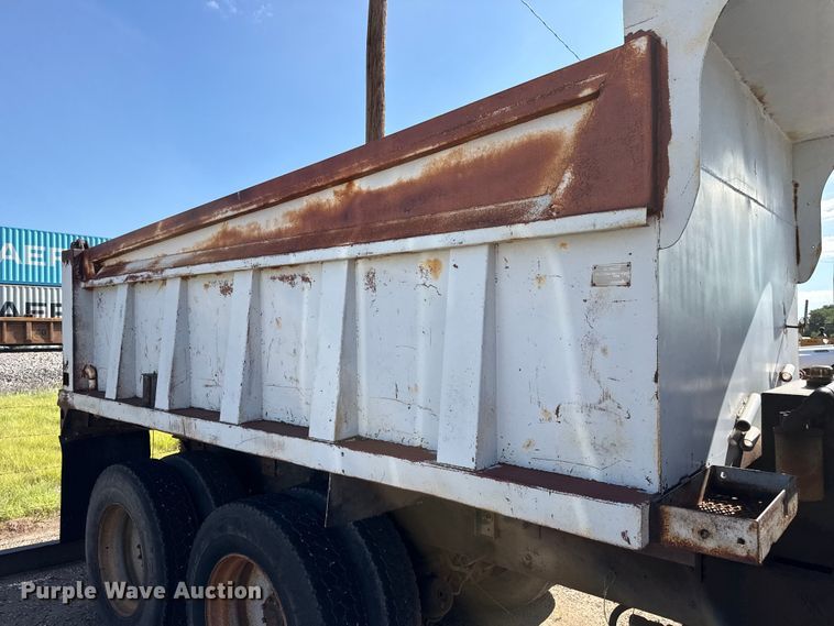 image for item EW4036 1991 Mack RD690S dump truck