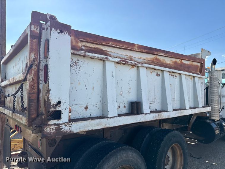 image for item EW4036 1991 Mack RD690S dump truck