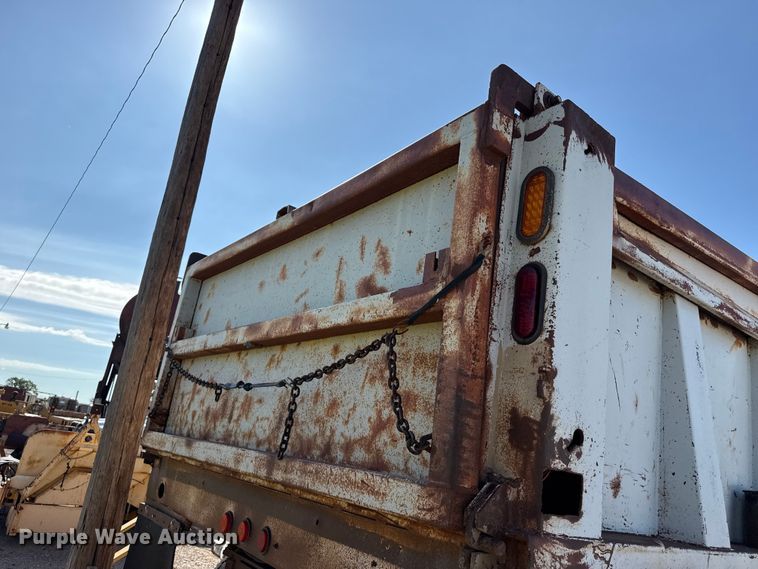 image for item EW4036 1991 Mack RD690S dump truck