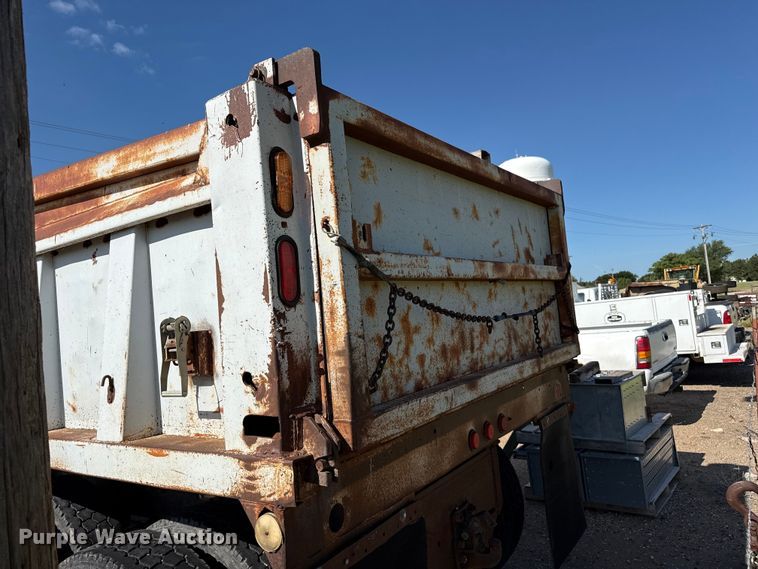 image for item EW4036 1991 Mack RD690S dump truck