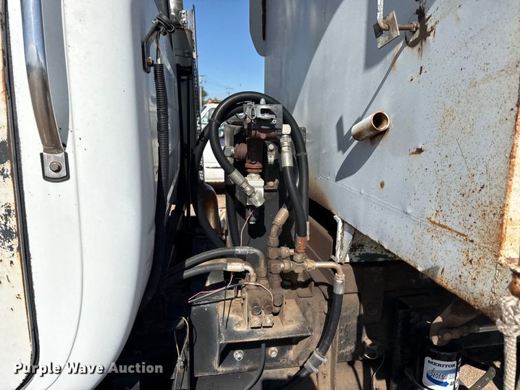 image for item EW4036 1991 Mack RD690S dump truck