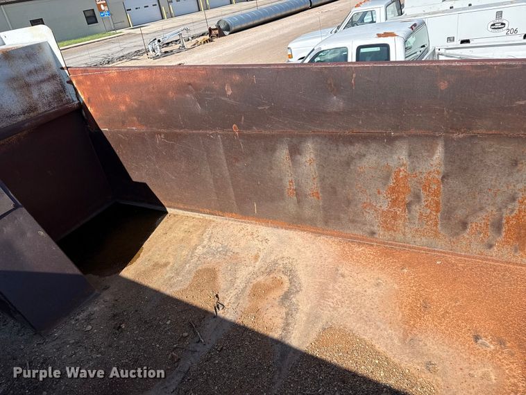 image for item EW4036 1991 Mack RD690S dump truck