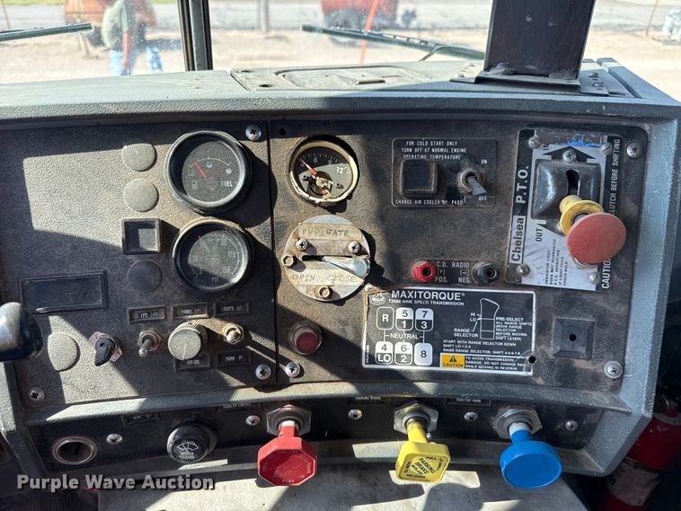 image for item EW4036 1991 Mack RD690S dump truck