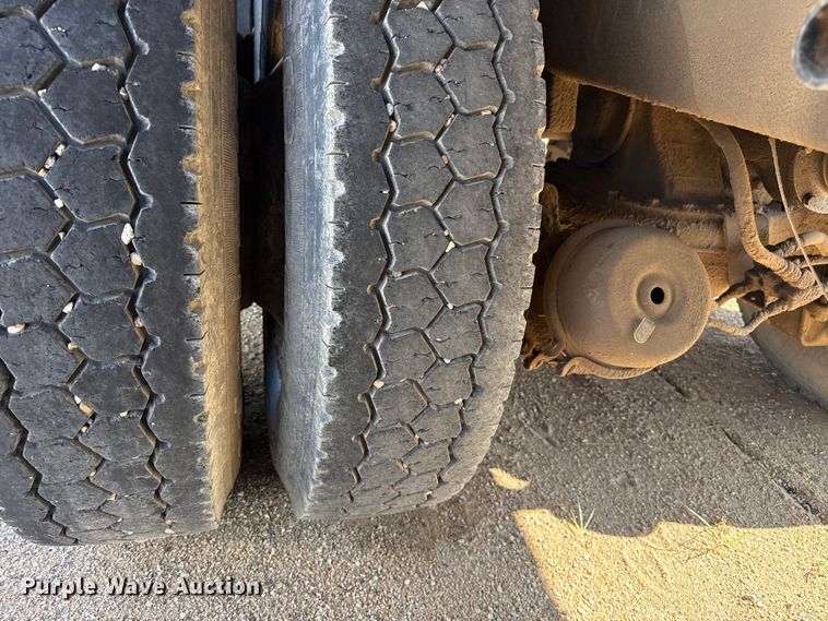 image for item EW4036 1991 Mack RD690S dump truck