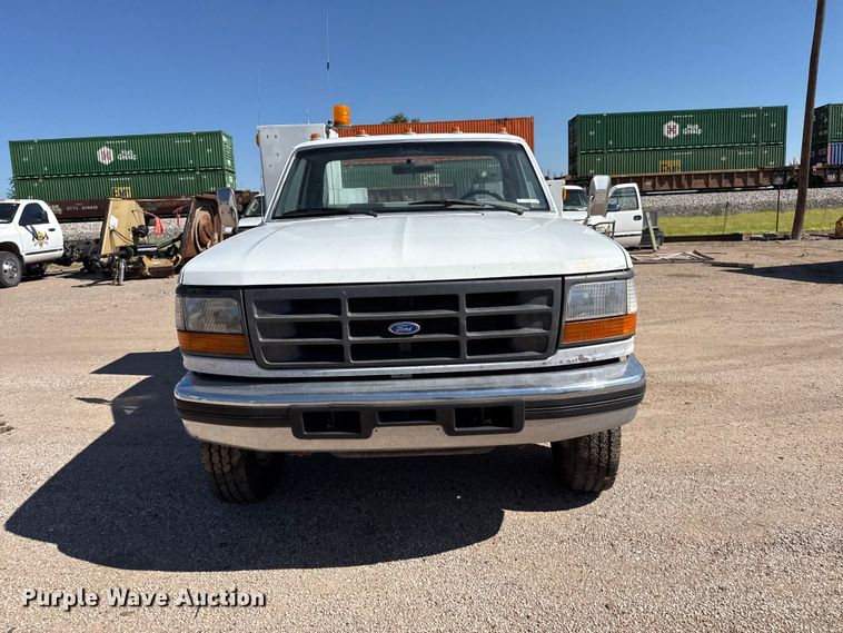 image for item EW4038 1995 Ford F-Super Duty utility / service truck