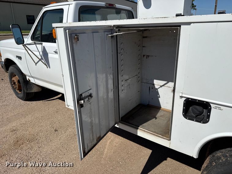 image for item EW4038 1995 Ford F-Super Duty utility / service truck