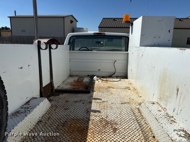 image for item EW4038 1995 Ford F-Super Duty utility / service truck