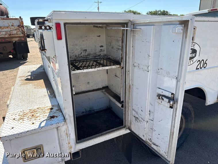 image for item EW4038 1995 Ford F-Super Duty utility / service truck