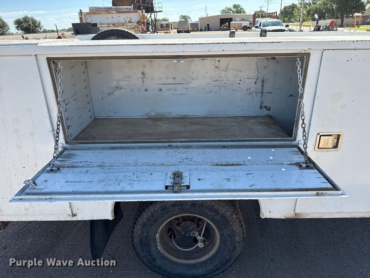 image for item EW4038 1995 Ford F-Super Duty utility / service truck