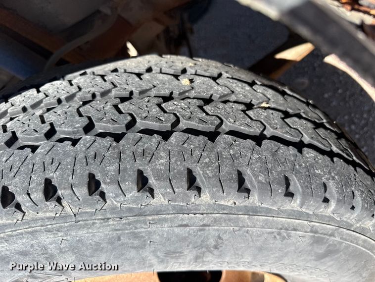 image for item EW4038 1995 Ford F-Super Duty utility / service truck
