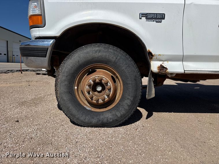 image for item EW4038 1995 Ford F-Super Duty utility / service truck