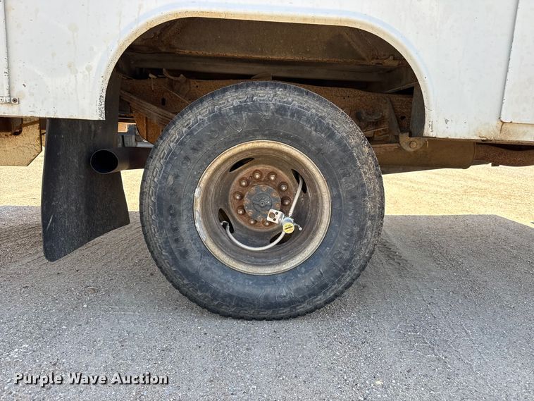 image for item EW4038 1995 Ford F-Super Duty utility / service truck