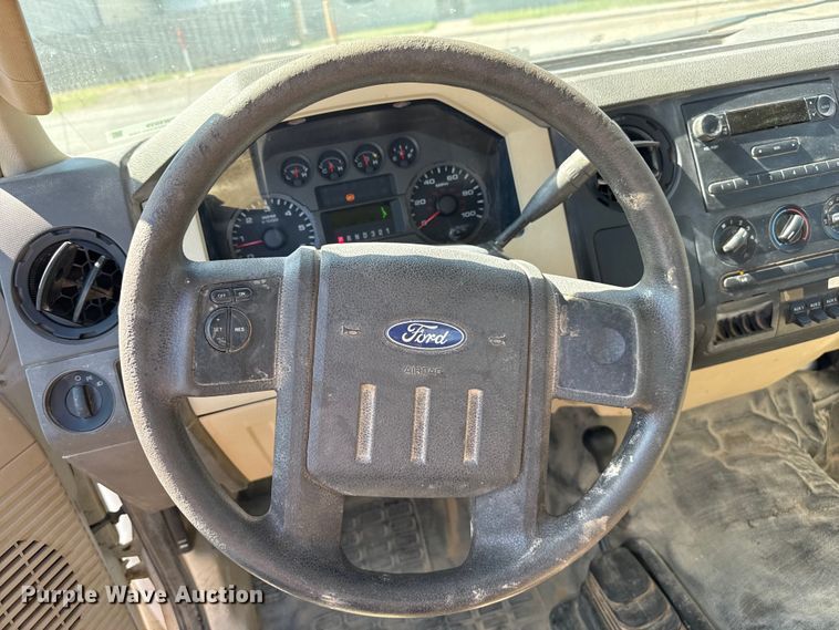 image for item EW4039 2008 Ford F250 Super Duty pickup truck