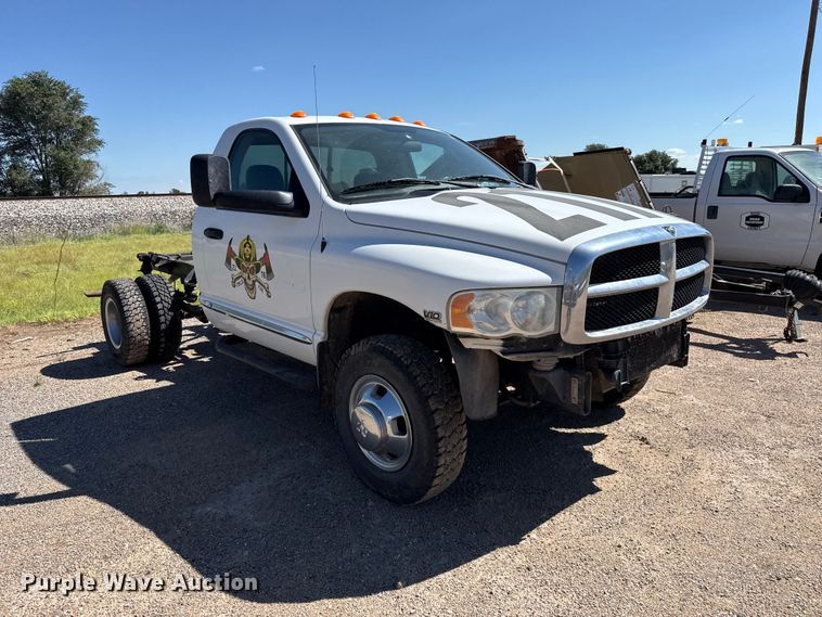 image for item EW4041 2003 Dodge Ram 3500 pickup truck cab and chassis