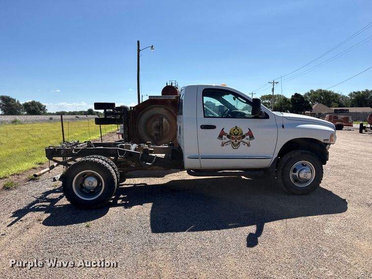 image for item EW4041 2003 Dodge Ram 3500 pickup truck cab and chassis
