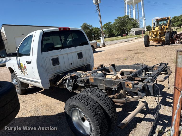 image for item EW4041 2003 Dodge Ram 3500 pickup truck cab and chassis