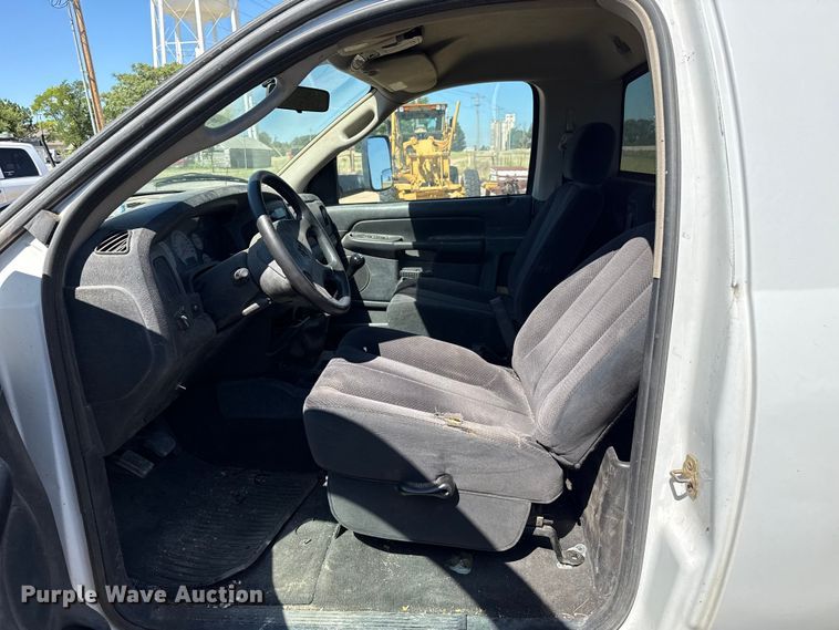 image for item EW4041 2003 Dodge Ram 3500 pickup truck cab and chassis