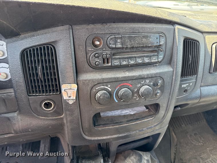 image for item EW4041 2003 Dodge Ram 3500 pickup truck cab and chassis