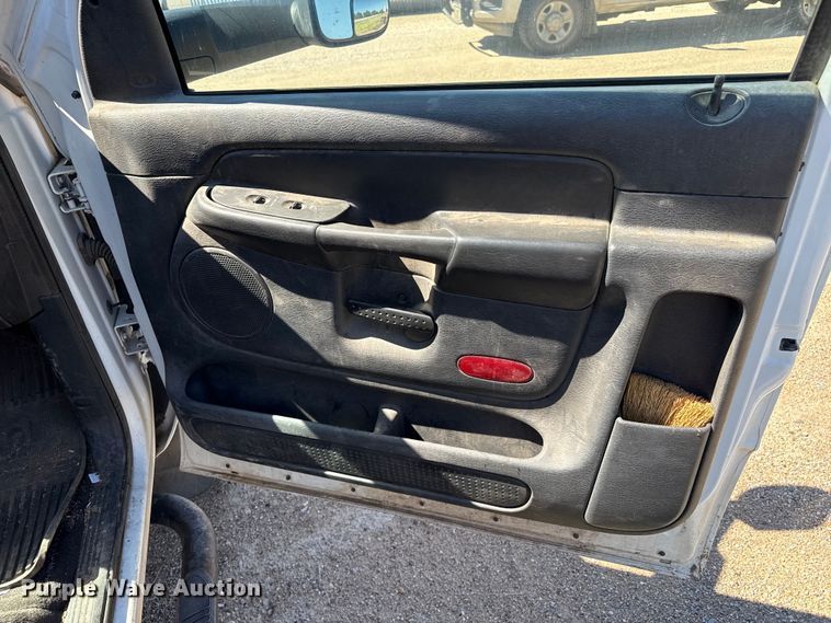 image for item EW4041 2003 Dodge Ram 3500 pickup truck cab and chassis