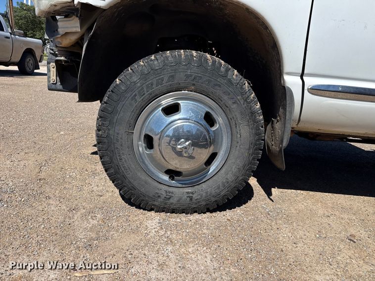 image for item EW4041 2003 Dodge Ram 3500 pickup truck cab and chassis