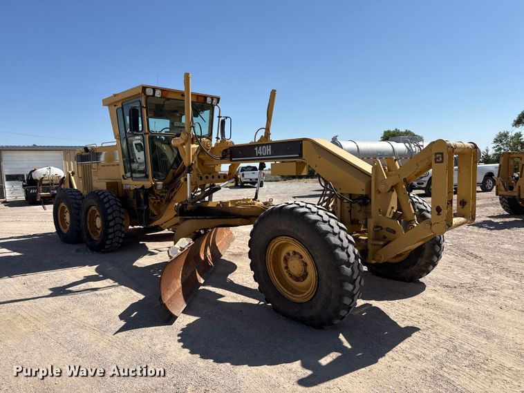 image for item EW4042 1999 Caterpillar 140H motor grader