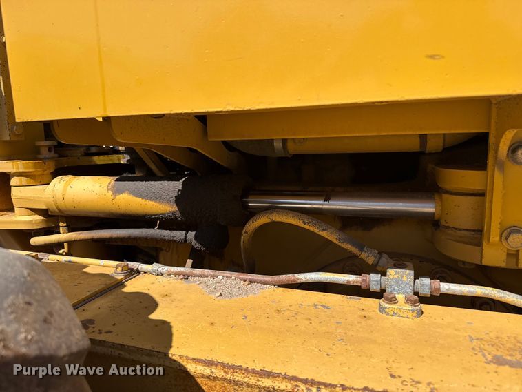 image for item EW4042 1999 Caterpillar 140H motor grader