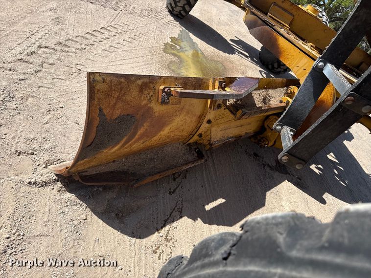 image for item EW4042 1999 Caterpillar 140H motor grader