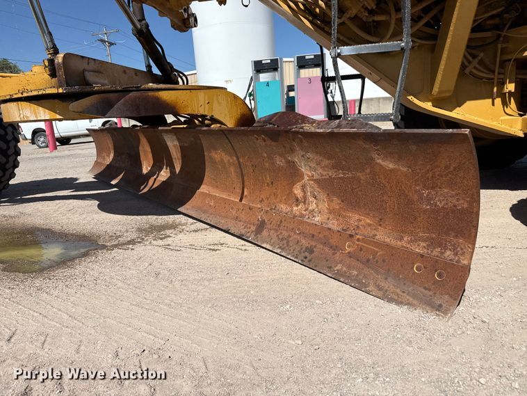 image for item EW4042 1999 Caterpillar 140H motor grader