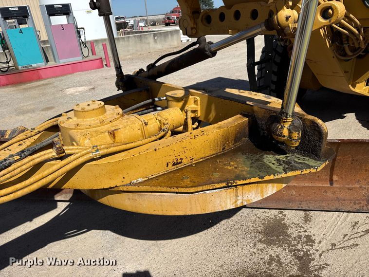 image for item EW4042 1999 Caterpillar 140H motor grader