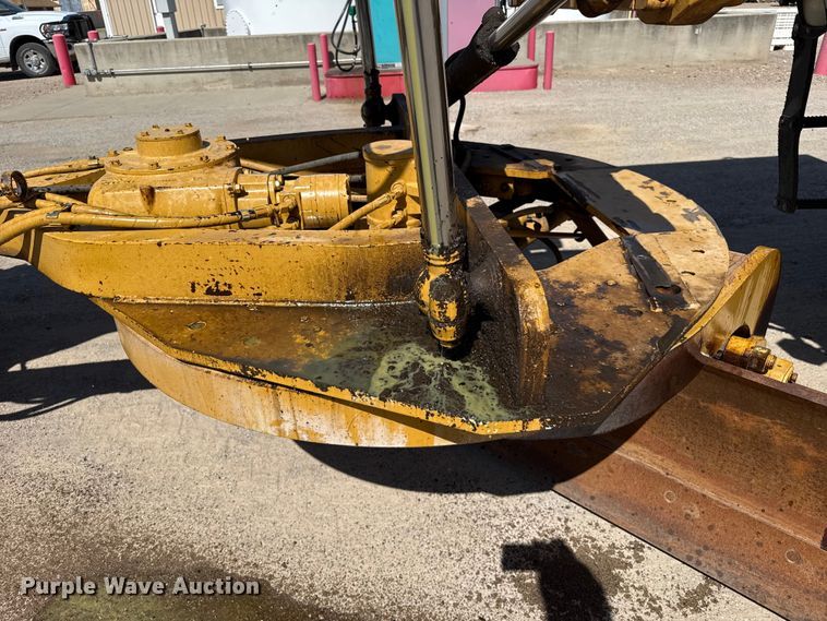 image for item EW4042 1999 Caterpillar 140H motor grader