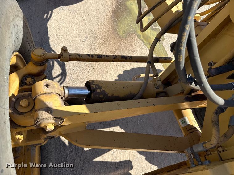 image for item EW4042 1999 Caterpillar 140H motor grader