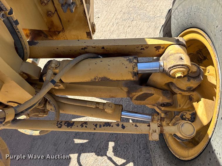 image for item EW4042 1999 Caterpillar 140H motor grader