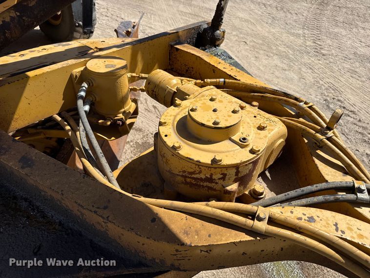 image for item EW4042 1999 Caterpillar 140H motor grader