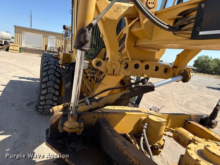 image for item EW4042 1999 Caterpillar 140H motor grader