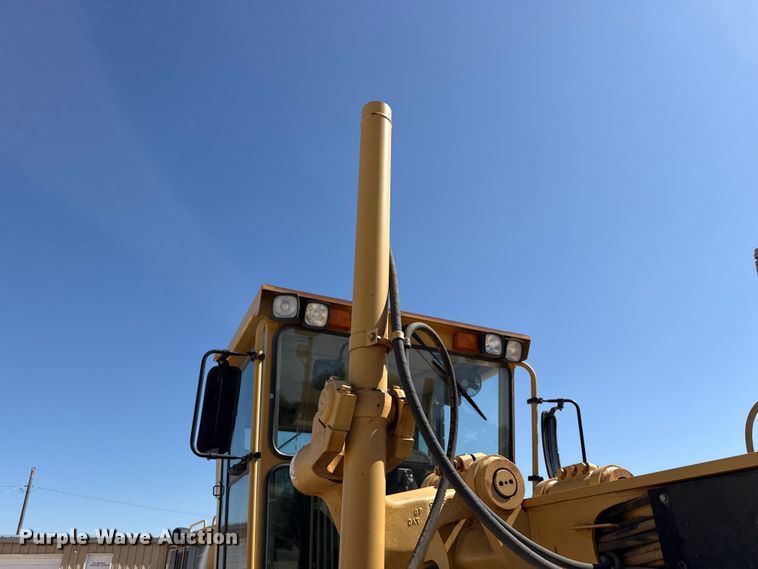 image for item EW4042 1999 Caterpillar 140H motor grader