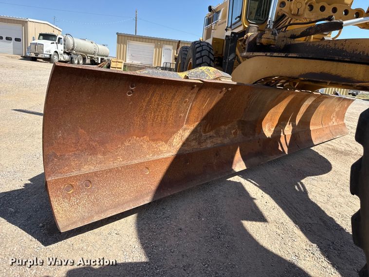 image for item EW4042 1999 Caterpillar 140H motor grader