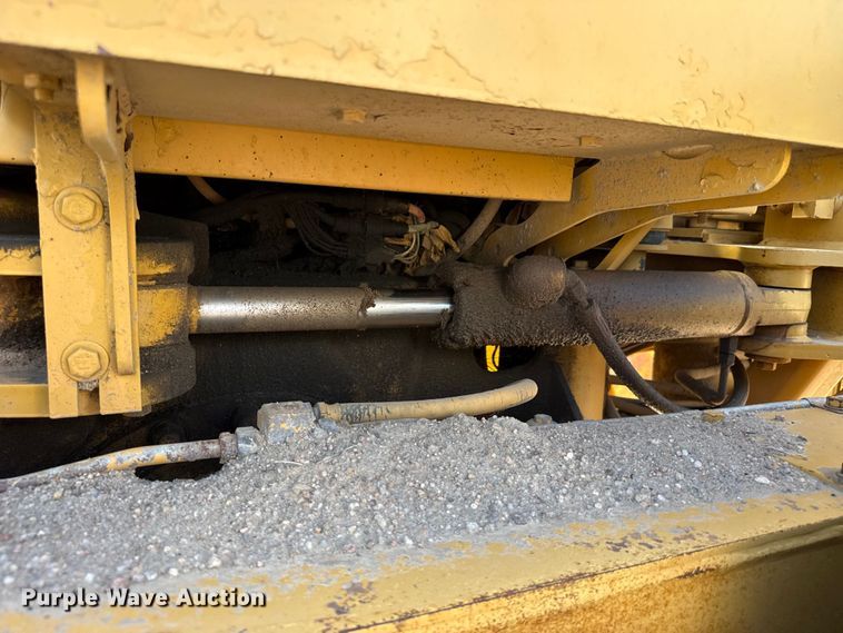 image for item EW4042 1999 Caterpillar 140H motor grader