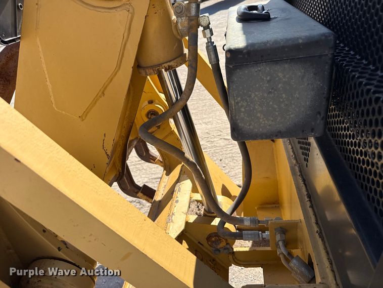 image for item EW4042 1999 Caterpillar 140H motor grader