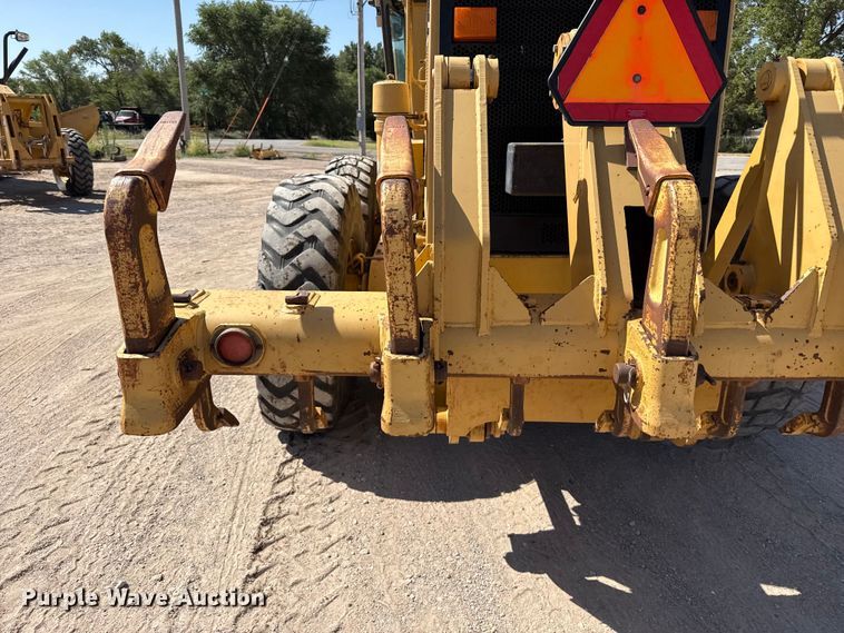 image for item EW4042 1999 Caterpillar 140H motor grader