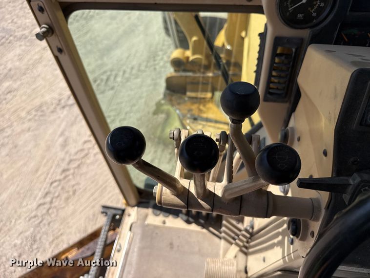 image for item EW4042 1999 Caterpillar 140H motor grader