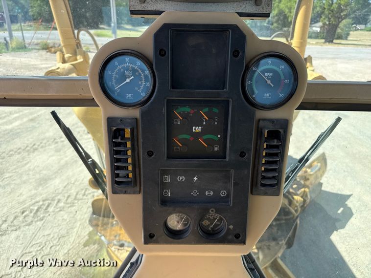 image for item EW4042 1999 Caterpillar 140H motor grader