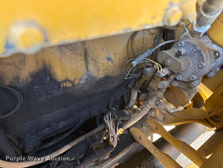 image for item EW4042 1999 Caterpillar 140H motor grader