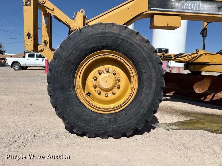 image for item EW4042 1999 Caterpillar 140H motor grader