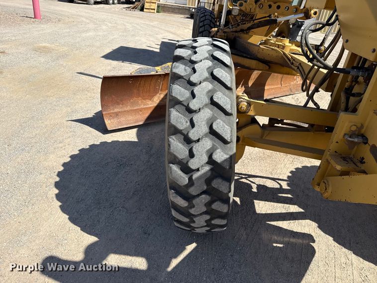 image for item EW4042 1999 Caterpillar 140H motor grader