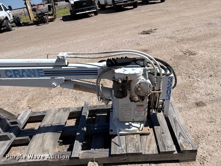 image for item EW4043 Auto Crane crane
