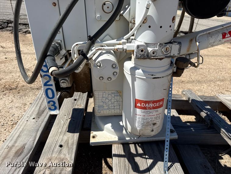 image for item EW4043 Auto Crane crane