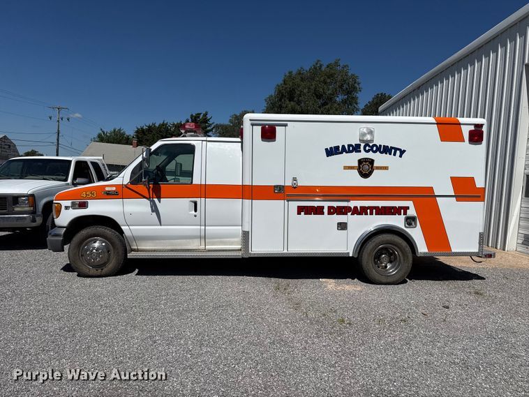 image for item EW4045 2000 Ford F450 Super Duty ambulance